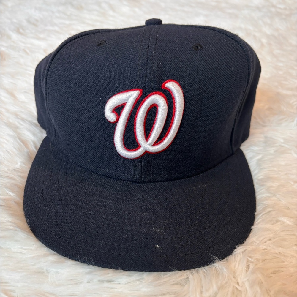 W Washington Nationals Navy Blue fitted
New Era